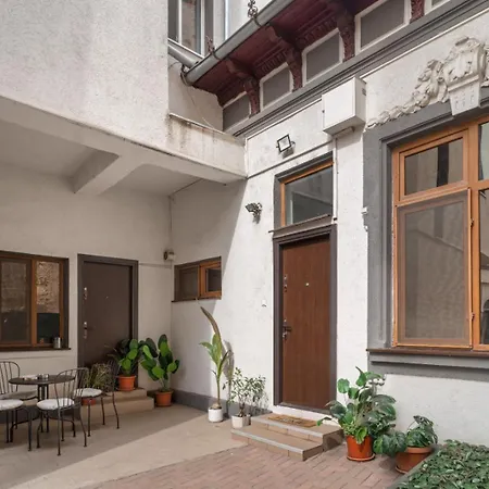 Apartament Luxury With Private Garden & Parking *