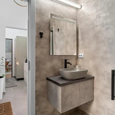 Zen With Self Check-in & Private Parking Bucharest