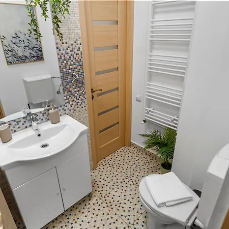 Zen With Self Check-in & Private Parking * Bucharest