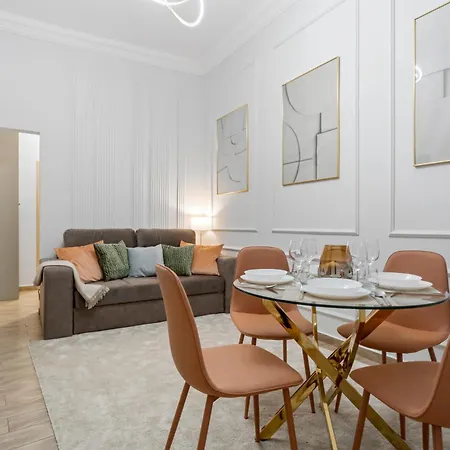 Apartment Luxury With Private Garden & Parking