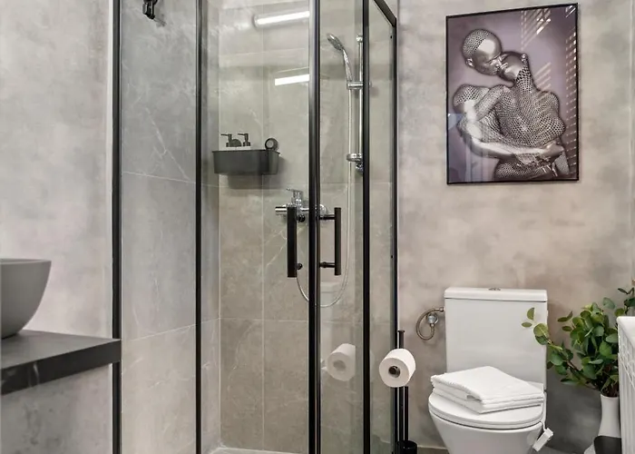Luxury With Private Garden & Parking Apartman Bukarest