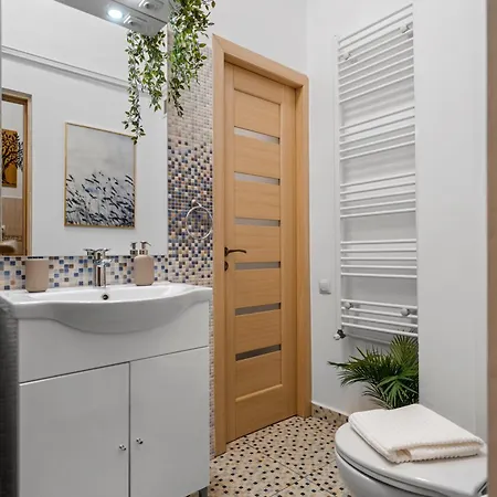 아파트 Luxury With Private Garden & Parking 부쿠레슈티