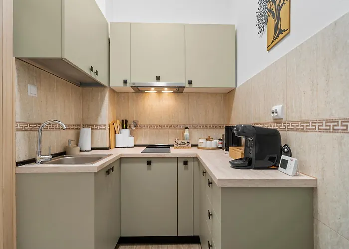 Luxury With Private Garden & Parking Bukarest